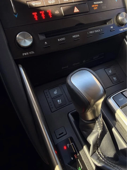 2018 Lexus IS 3rd Gen - Image 14 of 18