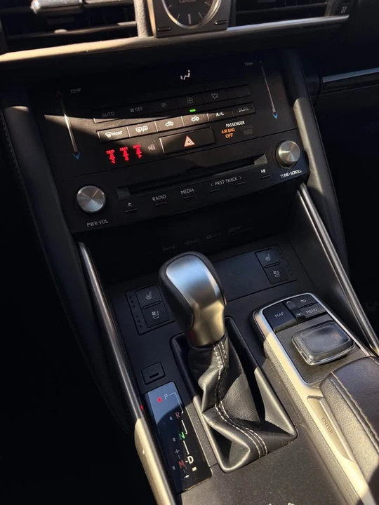2018 Lexus IS 3rd Gen - Image 15 of 18
