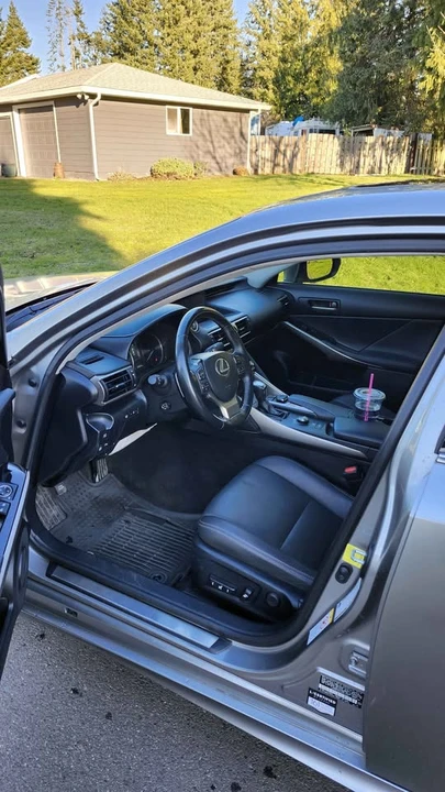 2018 Lexus IS 3rd Gen - Image 5 of 9