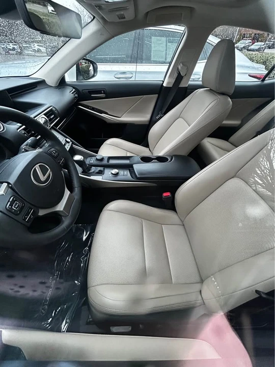 2018 Lexus IS 3rd Gen - Image 4 of 5