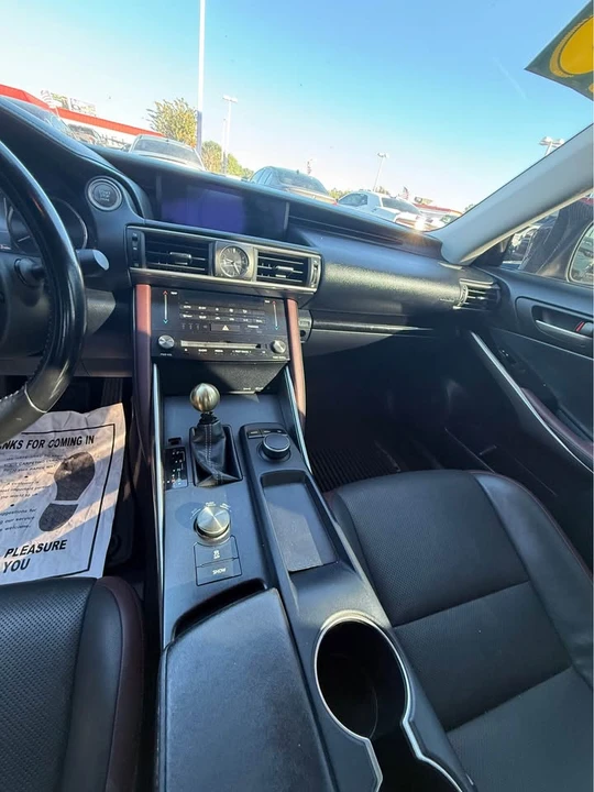 2018 Lexus IS 3rd Gen - Image 8 of 10