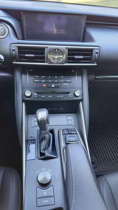 2018 Lexus IS 3rd Gen - Image 6 of 9