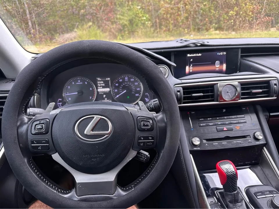 2018 Lexus IS 3rd Gen - Image 9 of 12