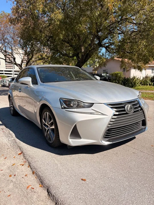 2018 Lexus IS 3rd Gen - Image 4 of 11