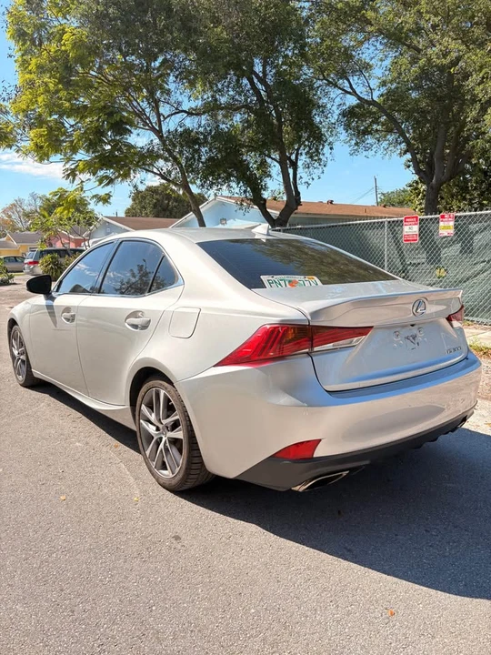 2018 Lexus IS 3rd Gen - Image 7 of 11