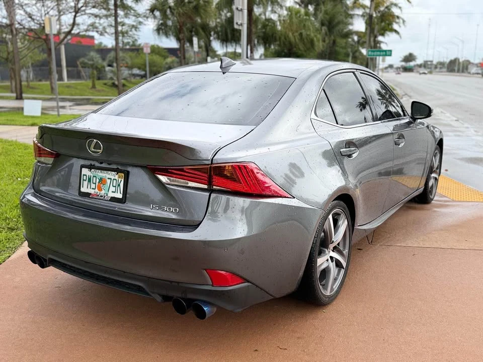 2018 Lexus IS 3rd Gen - Image 4 of 12