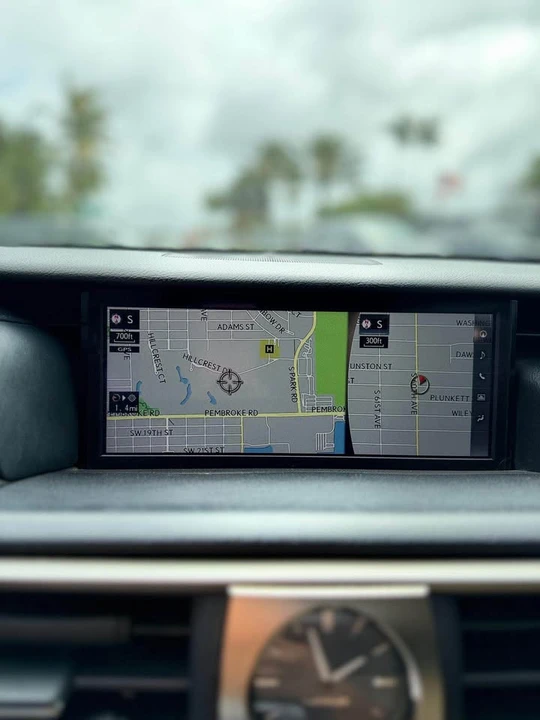 2018 Lexus IS 3rd Gen - Image 11 of 12