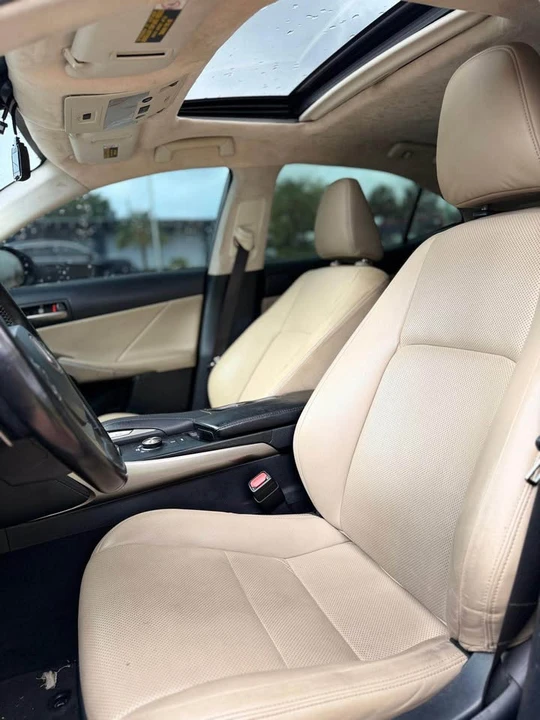 2018 Lexus IS 3rd Gen - Image 9 of 12