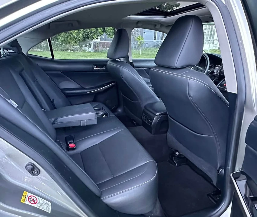 2018 Lexus IS 3rd Gen - Image 10 of 12