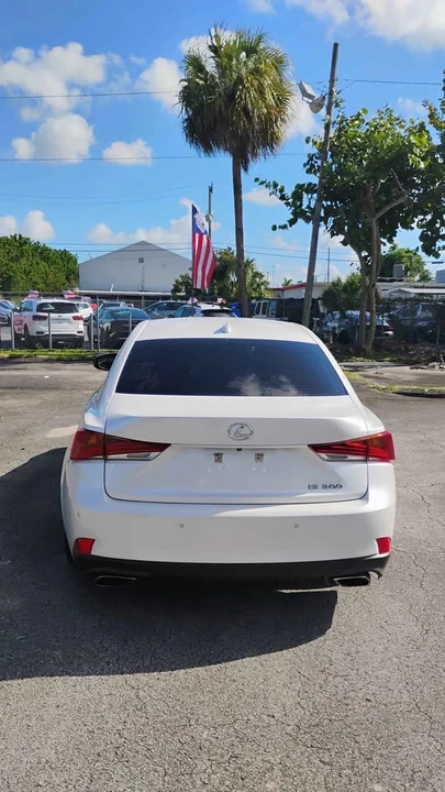 2018 Lexus IS 3rd Gen - Image 7 of 12