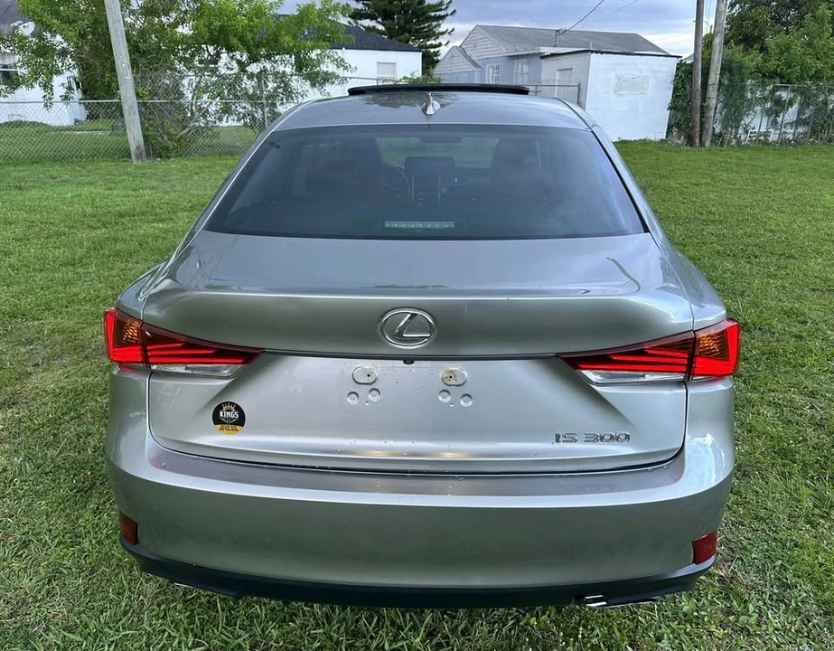 2018 Lexus IS 3rd Gen - Image 6 of 12