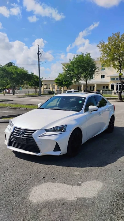 2018 Lexus IS 3rd Gen - Image 2 of 12