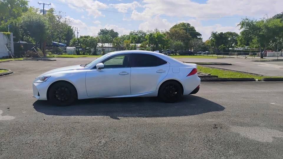 2018 Lexus IS 3rd Gen - Image 4 of 12
