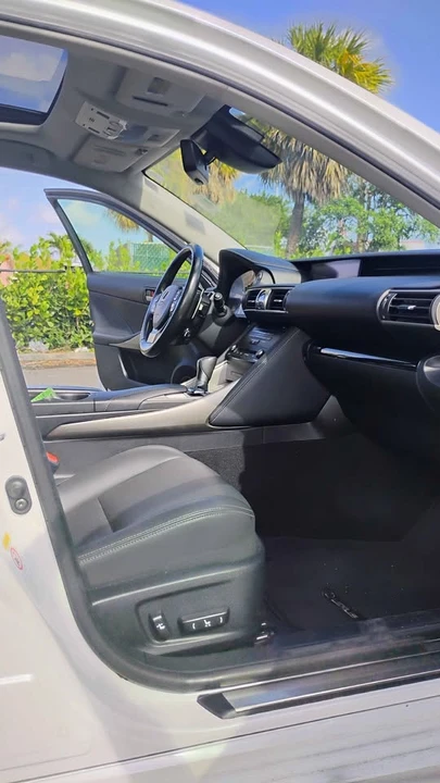 2018 Lexus IS 3rd Gen - Image 8 of 11
