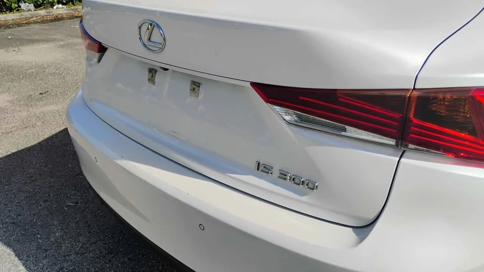 2018 Lexus IS 3rd Gen - Image 6 of 11