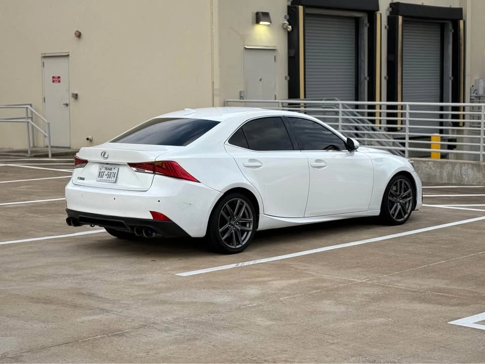 2018 Lexus IS 3rd Gen - Image 8 of 18