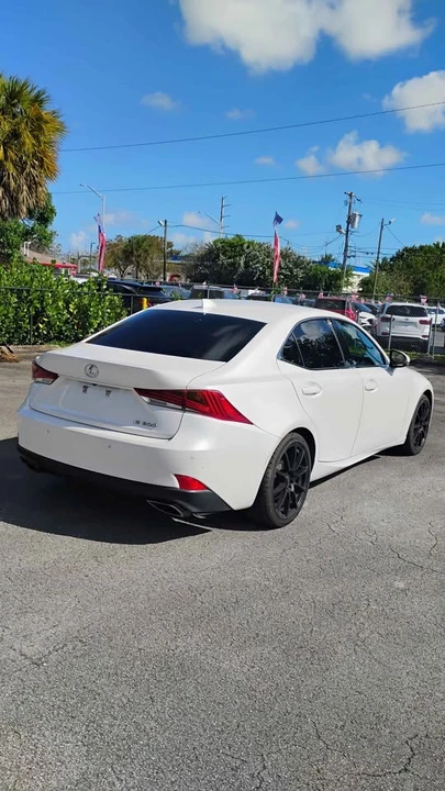 2018 Lexus IS 3rd Gen - Image 4 of 11