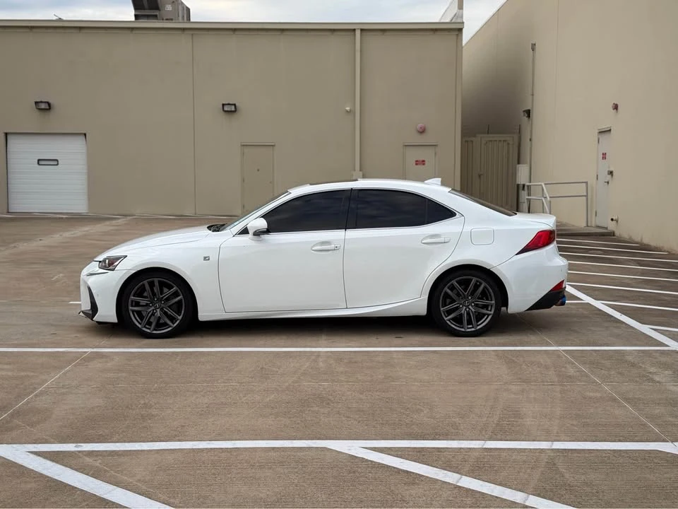 2018 Lexus IS 3rd Gen - Image 5 of 18