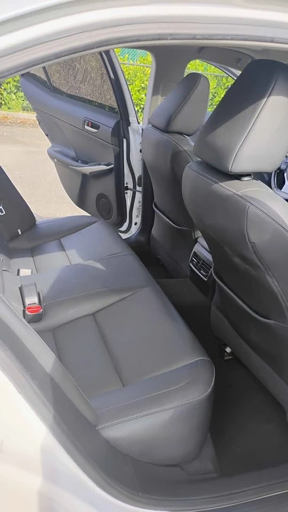 2018 Lexus IS 3rd Gen - Image 9 of 11