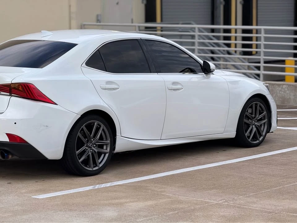 2018 Lexus IS 3rd Gen - Image 9 of 18