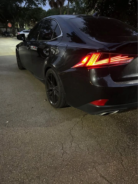 2018 Lexus IS 3rd Gen - Image 5 of 7