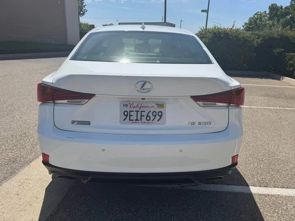 2018 Lexus IS 3rd Gen - Image 4 of 9