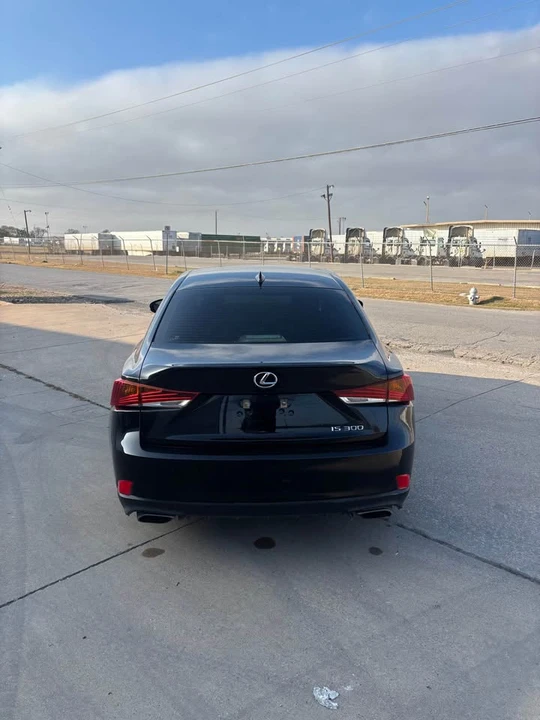 2018 Lexus IS 3rd Gen - Image 5 of 17