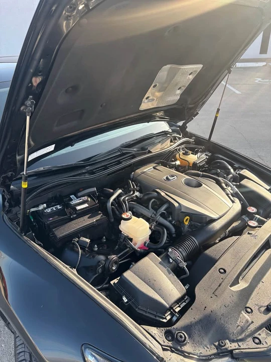 2018 Lexus IS 3rd Gen - Image 15 of 17