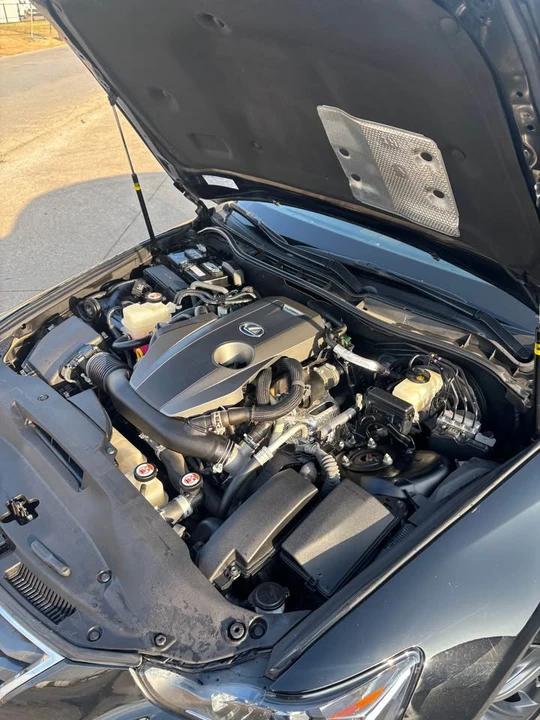 2018 Lexus IS 3rd Gen - Image 14 of 17