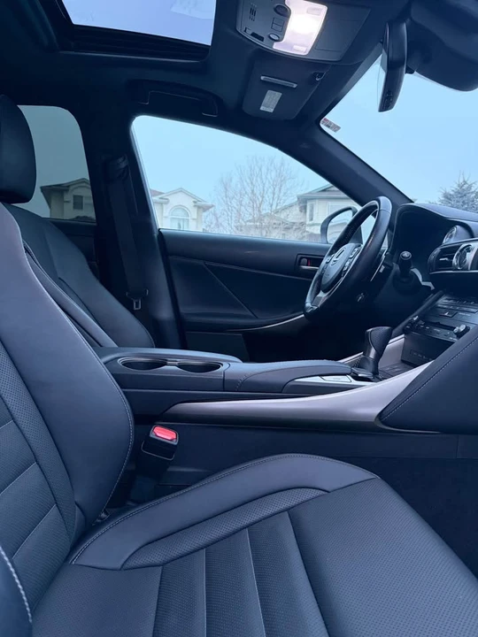 2018 Lexus IS 3rd Gen - Image 5 of 10
