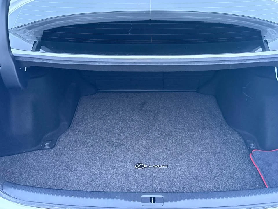 2018 Lexus IS 3rd Gen - Image 7 of 10