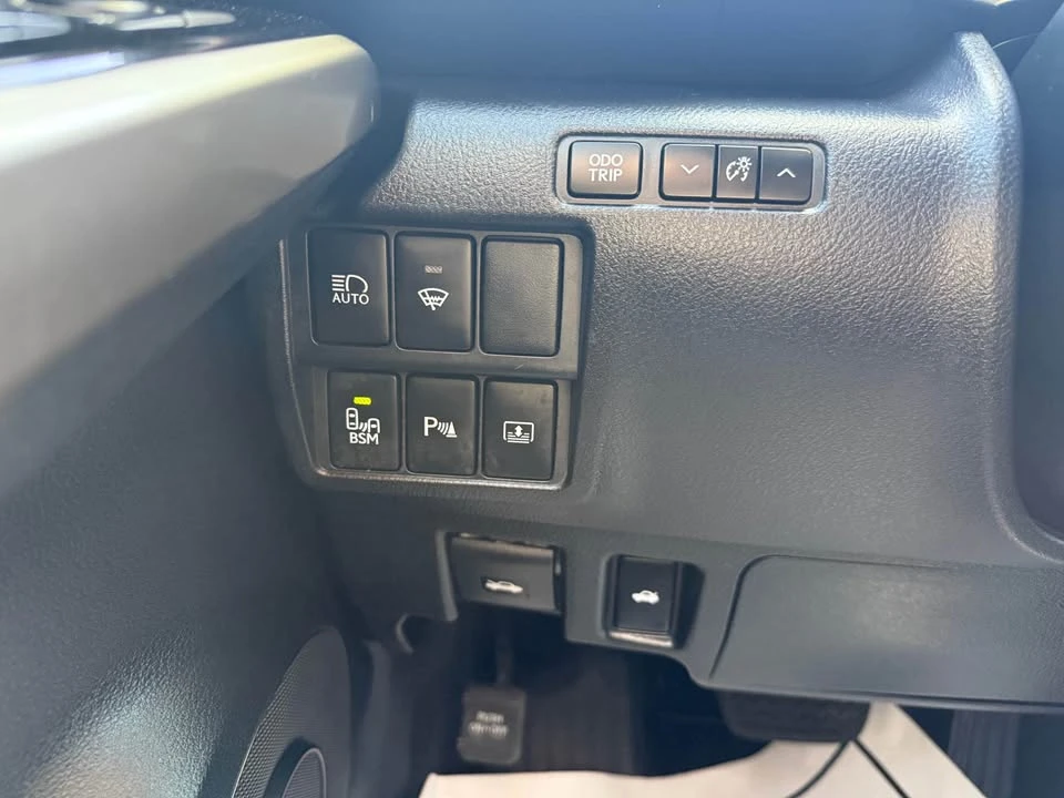2018 Lexus IS 3rd Gen - Image 16 of 20