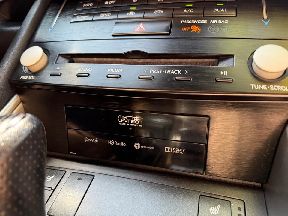 2018 Lexus IS 3rd Gen - Image 19 of 20