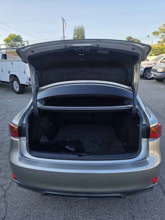2018 Lexus IS 3rd Gen - Image 17 of 20