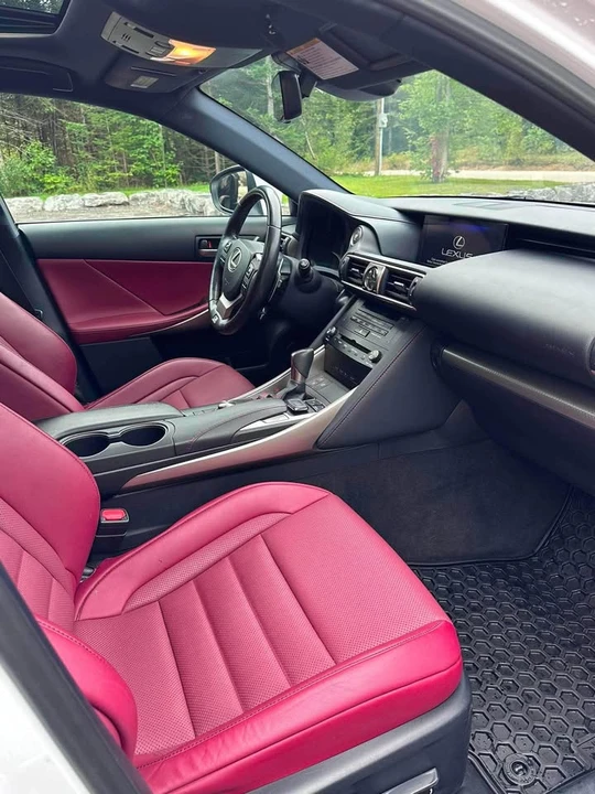 2018 Lexus IS 3rd Gen - Image 5 of 7