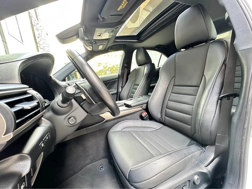2018 Lexus IS 3rd Gen - Image 18 of 21