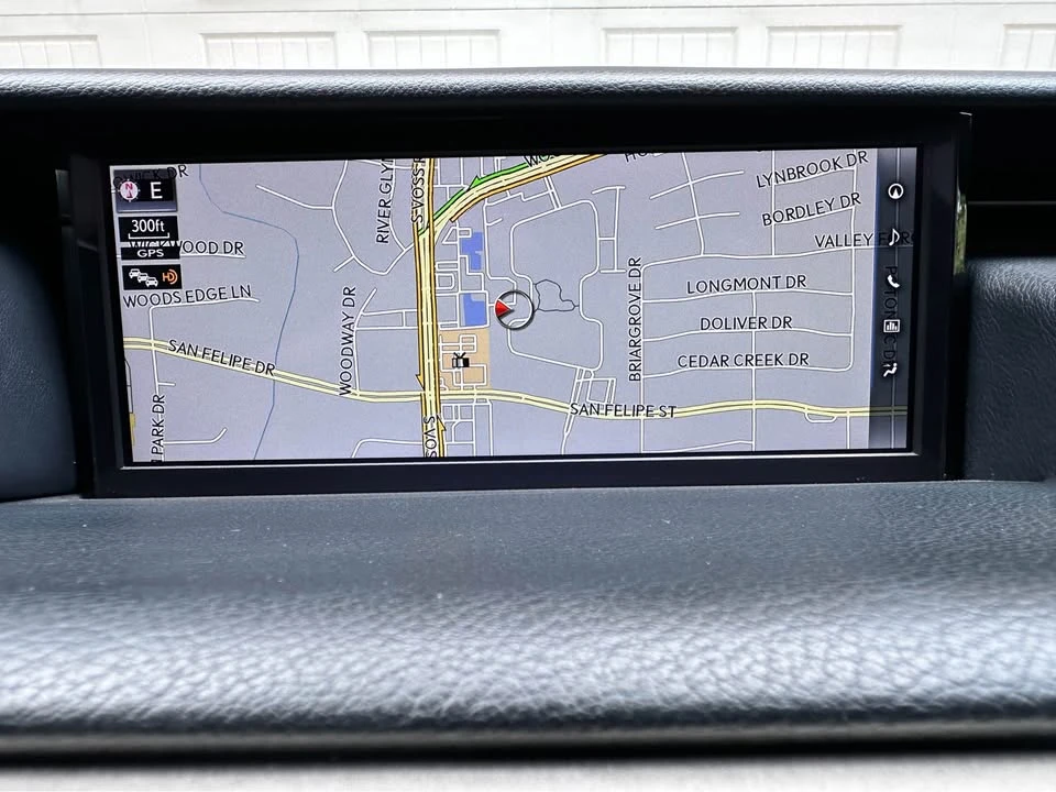 2018 Lexus IS 3rd Gen - Image 15 of 21