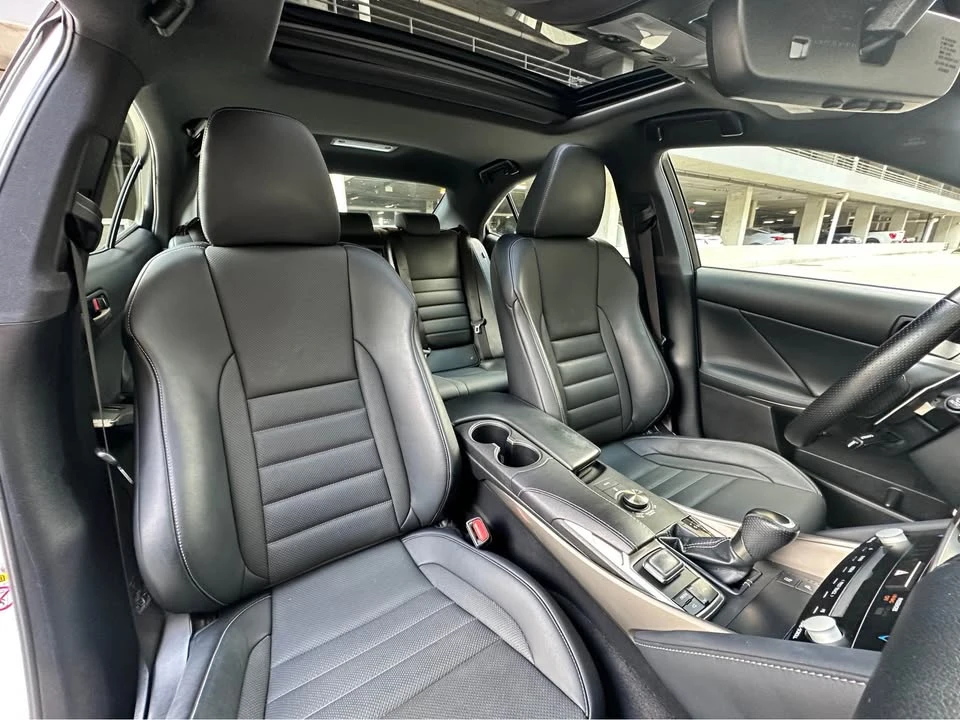 2018 Lexus IS 3rd Gen - Image 19 of 21