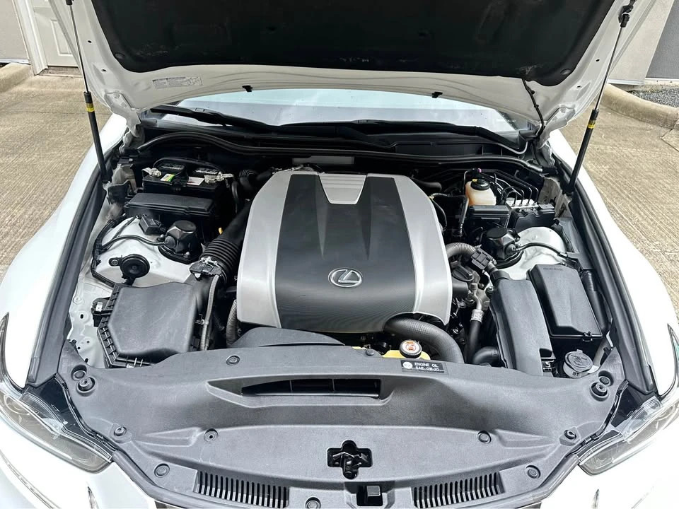 2018 Lexus IS 3rd Gen - Image 20 of 21