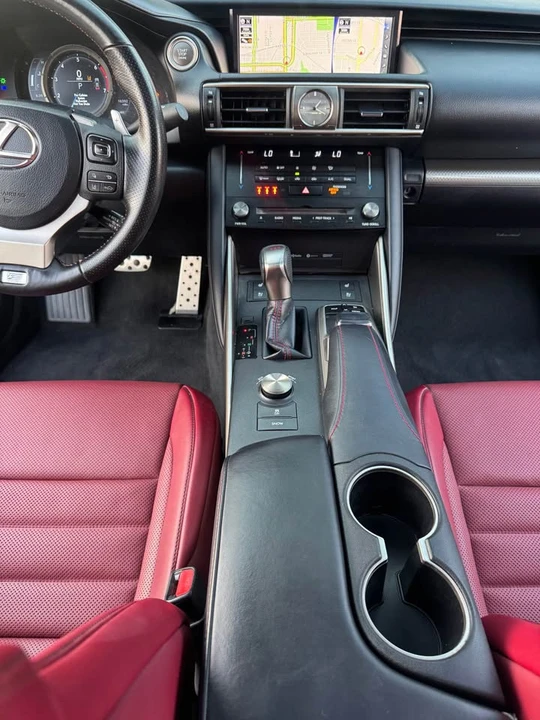2018 Lexus IS 3rd Gen - Image 16 of 20
