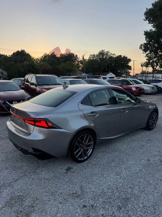 2018 Lexus IS 3rd Gen - Image 4 of 20