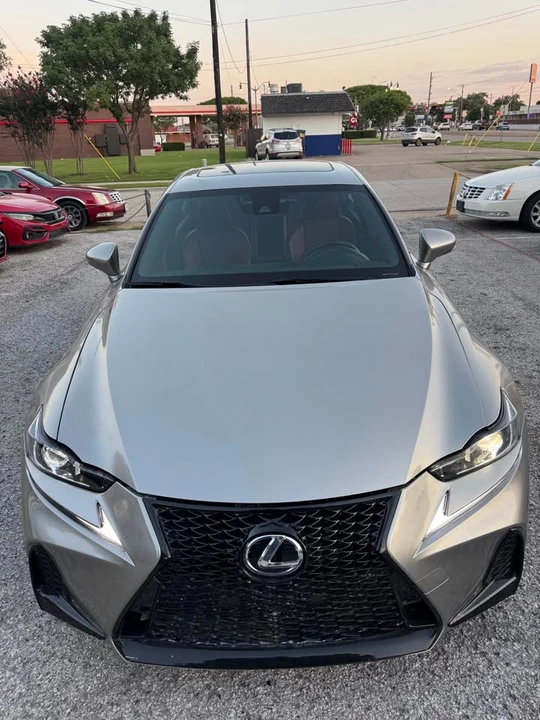 2018 Lexus IS 3rd Gen - Image 5 of 20