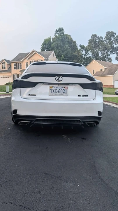 2018 Lexus IS 3rd Gen - Image 13 of 16