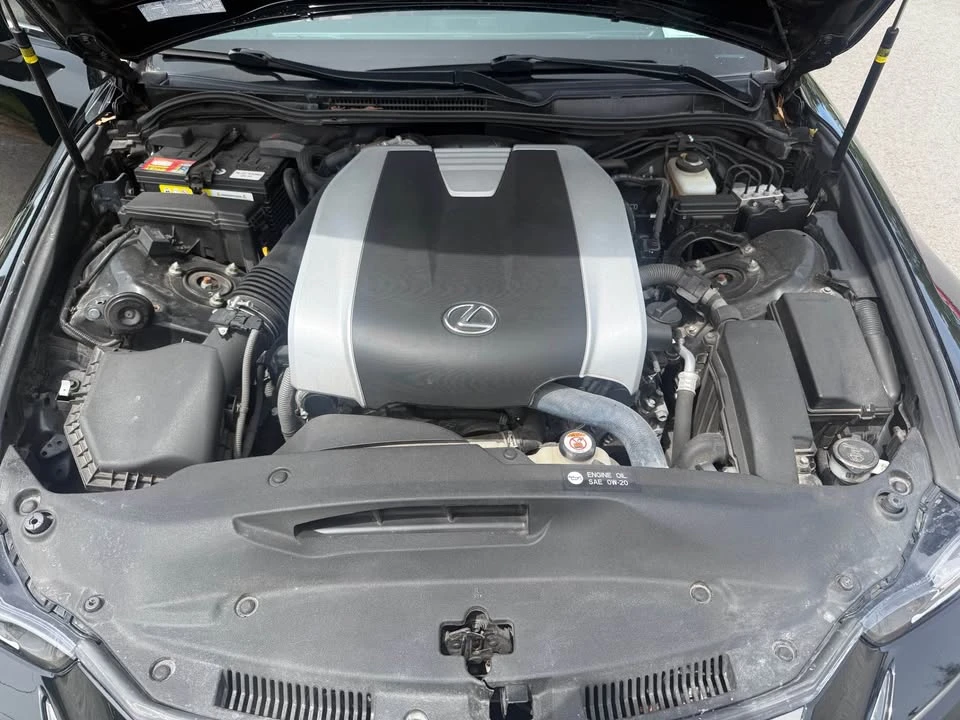2018 Lexus IS 3rd Gen - Image 18 of 19