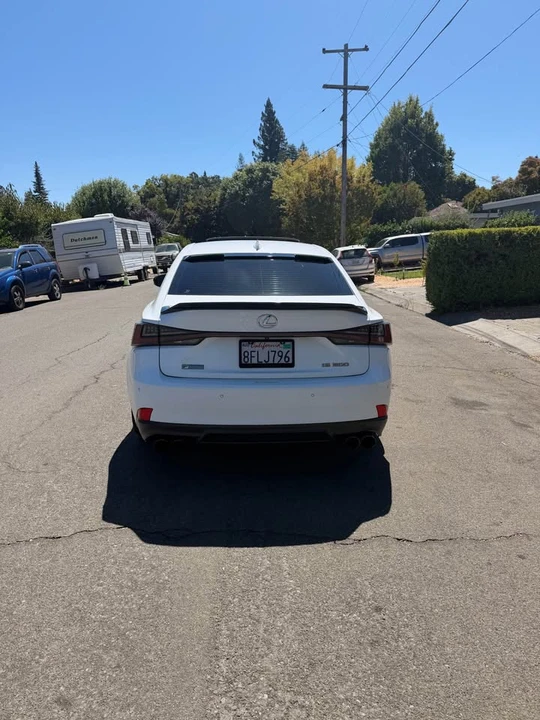 2018 Lexus IS 3rd Gen - Image 5 of 7