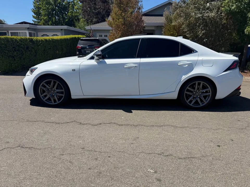 2018 Lexus IS 3rd Gen - Image 4 of 7