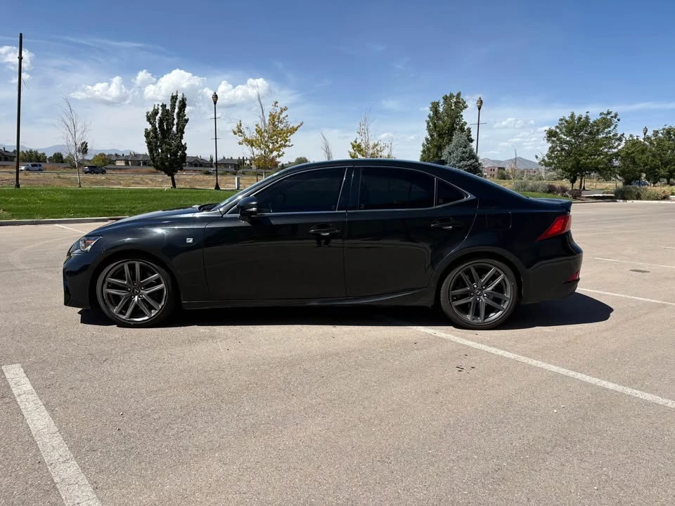 2018 Lexus IS 3rd Gen - Image 5 of 13