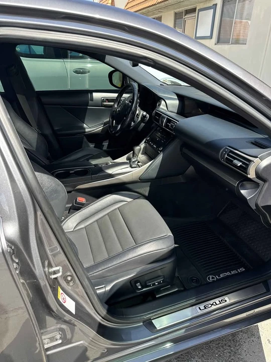 2018 Lexus IS 3rd Gen - Image 9 of 13
