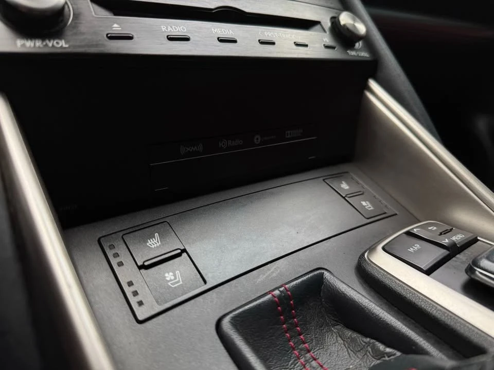 2018 Lexus IS 3rd Gen - Image 17 of 20