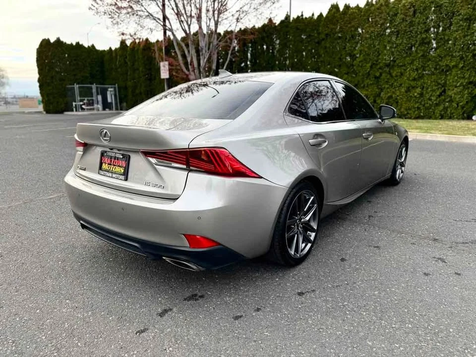 2018 Lexus IS 3rd Gen - Image 8 of 20